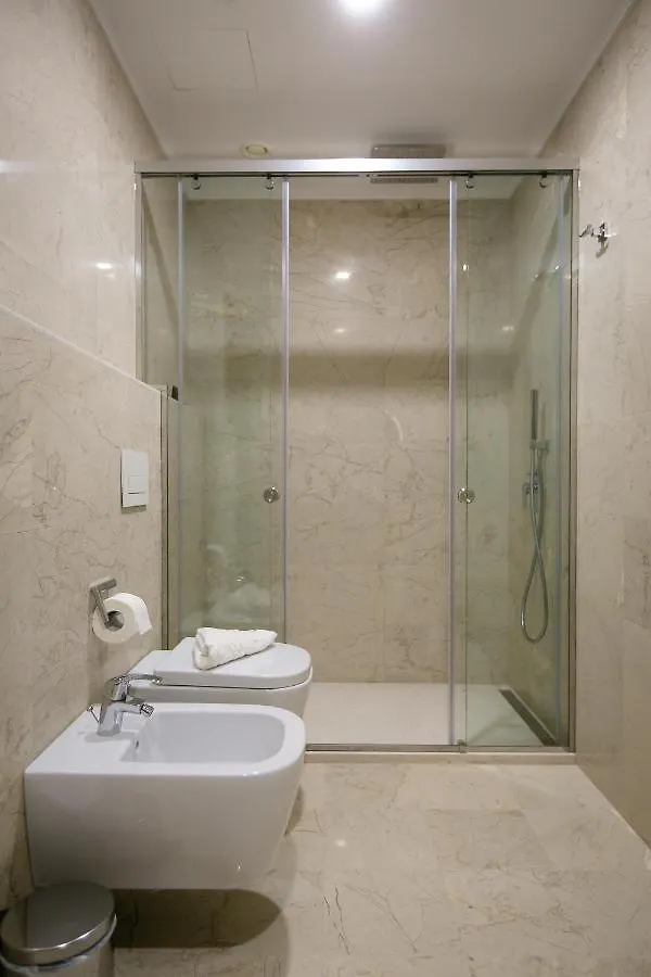 Hotel Sokrati Selitë e Vogël 4*, Tirana